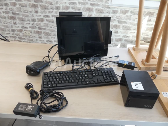Computerapparatuur, meubels