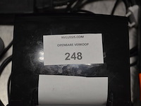 Computerkassa met touchscreen, toetsenbord, muis, geldlade, speakers, etiketprinter, printer epson xp2200, 2 betaalterminals