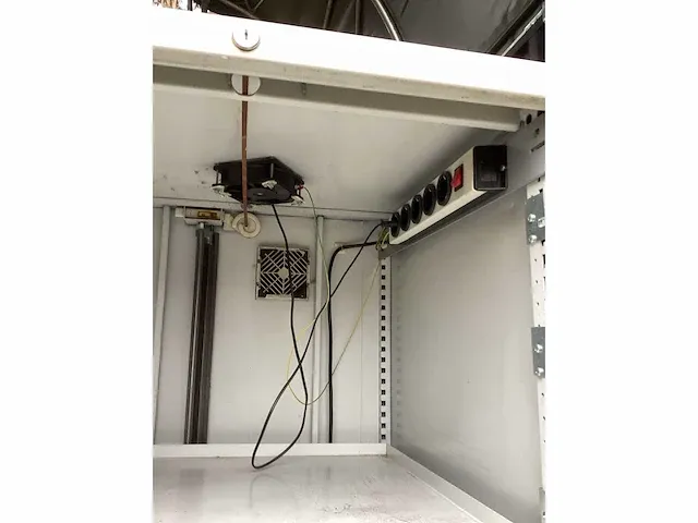Computerkast ip65 met onderkast incl lade en toetsenbord-muis lade en schermkast incl stopcontacten - afbeelding 8 van  8