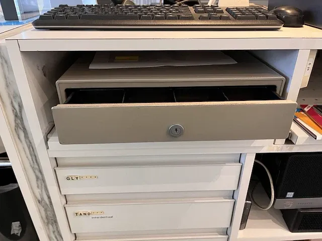 Computersysteem met kassa - afbeelding 10 van  10