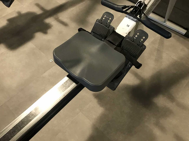 Concept 2 model e roeier pm5 roeitrainer - afbeelding 2 van  5