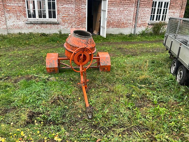 Concrete mixer - afbeelding 6 van  13