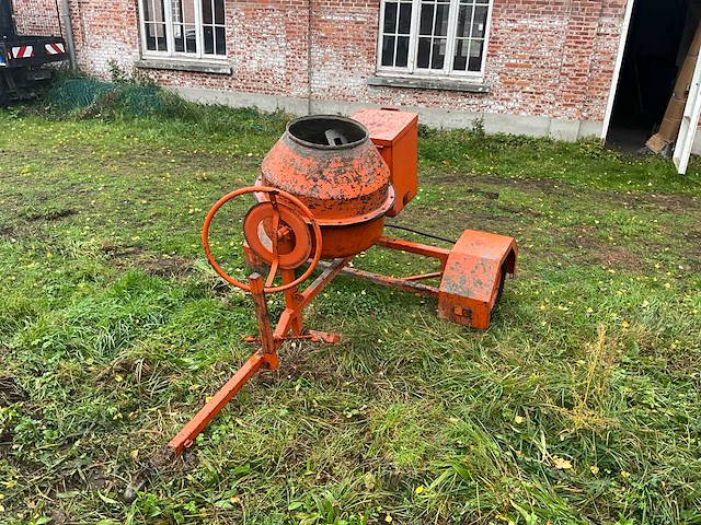 Concrete mixer - afbeelding 7 van  13