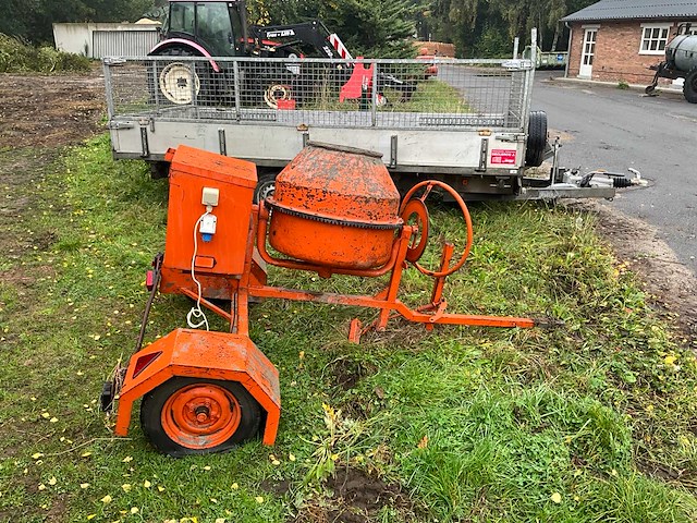 Concrete mixer - afbeelding 12 van  13