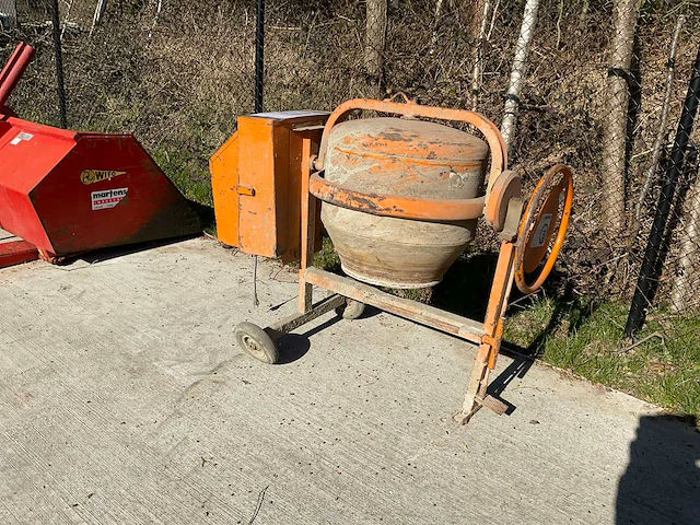 Conmix poker betonmixer - afbeelding 1 van  5