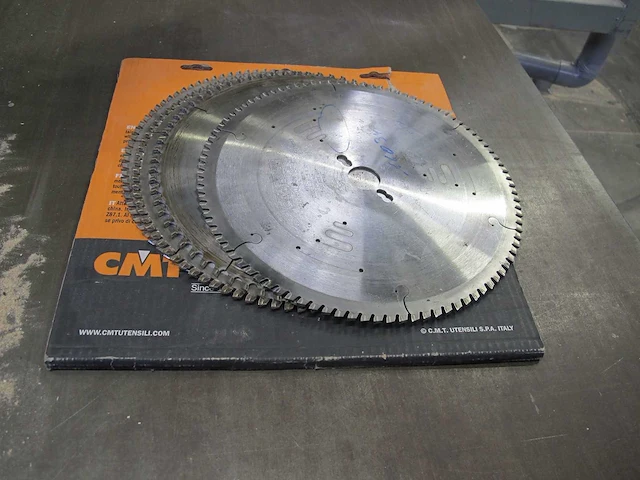 Constant philips f2 - formaatcirkelzaagmachine - afbeelding 6 van  14