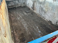 Container blauw met slechte bodem afzet afvalcontainer - afbeelding 5 van  5