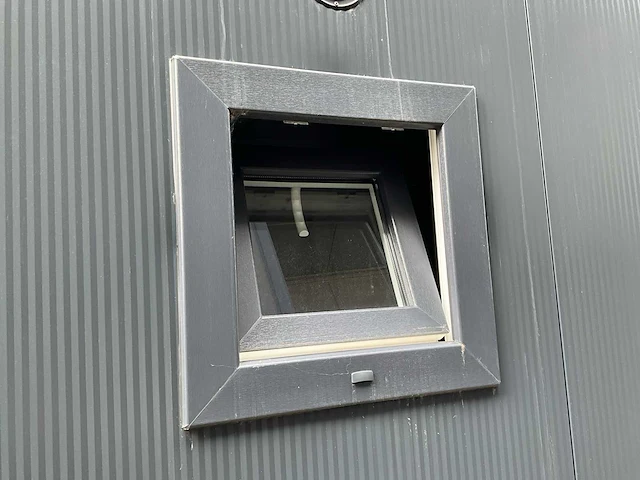 Container-cabine-mobiele woonunit-zorgunit-kantoorunit 33,6m2 - 12mx2,8m - afbeelding 6 van  65
