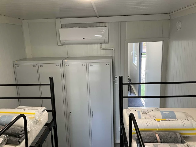 Container-cabine-mobiele woonunit-zorgunit-kantoorunit 33,6m2 - 12mx2,8m - afbeelding 41 van  65