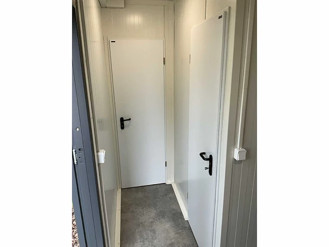 Container-cabine-mobiele woonunit-zorgunit-kantoorunit 33,6m2 - 12mx2,8m - afbeelding 49 van  65