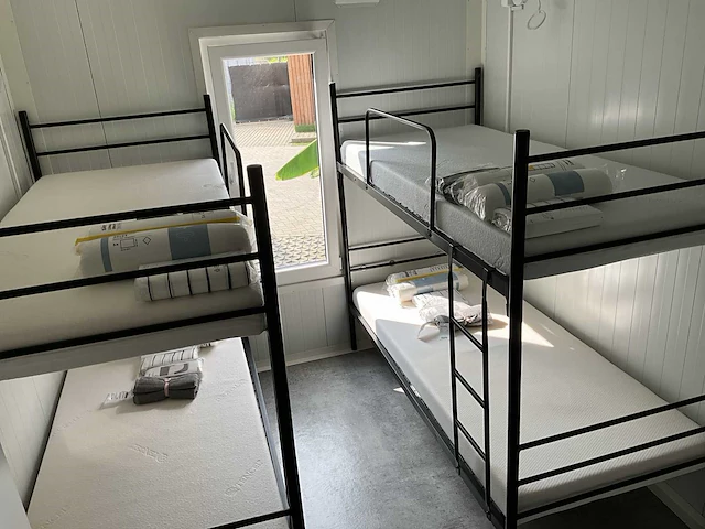 Container-cabine-mobiele woonunit-zorgunit-kantoorunit 33,6m2 - 12mx2,8m - afbeelding 50 van  65