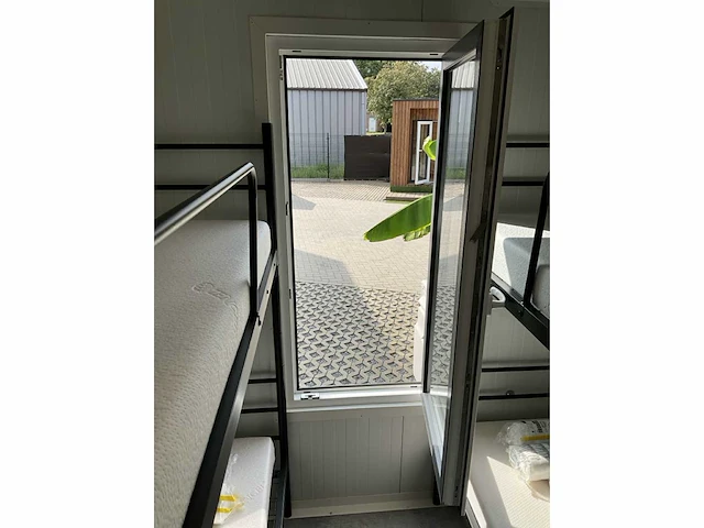 Container-cabine-mobiele woonunit-zorgunit-kantoorunit 33,6m2 - 12mx2,8m - afbeelding 55 van  65