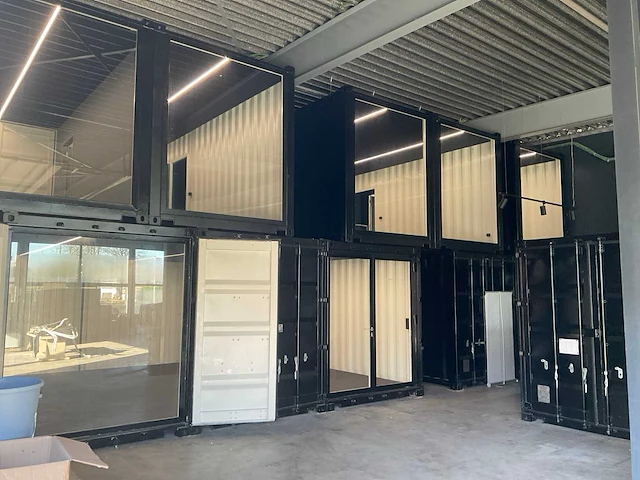 Container complex - afbeelding 1 van  86