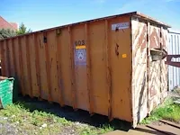 Container met inhoud brandhout - afbeelding 1 van  2