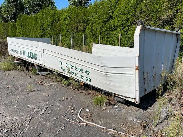 Container met schade - afbeelding 1 van  2