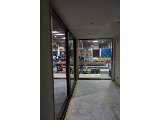 Container unit woon / slaap / bureau - afbeelding 11 van  11