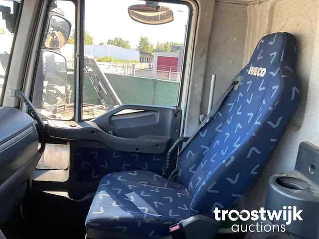 Container vrachtwagen - afbeelding 2 van  11