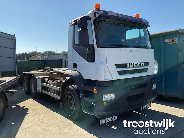 Container vrachtwagen - afbeelding 1 van  11