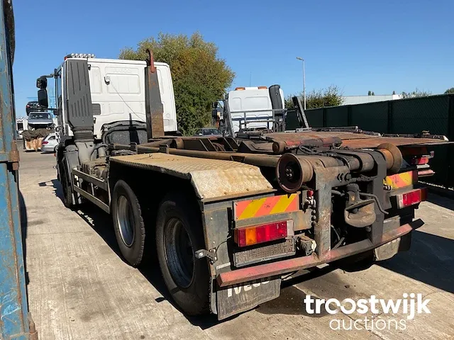 Container vrachtwagen - afbeelding 8 van  11