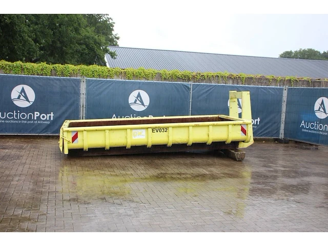Container - afbeelding 1 van  1