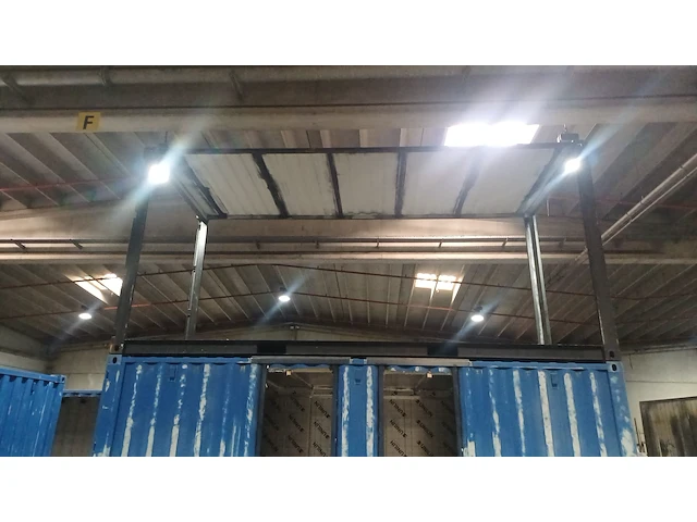 Container - afbeelding 2 van  2