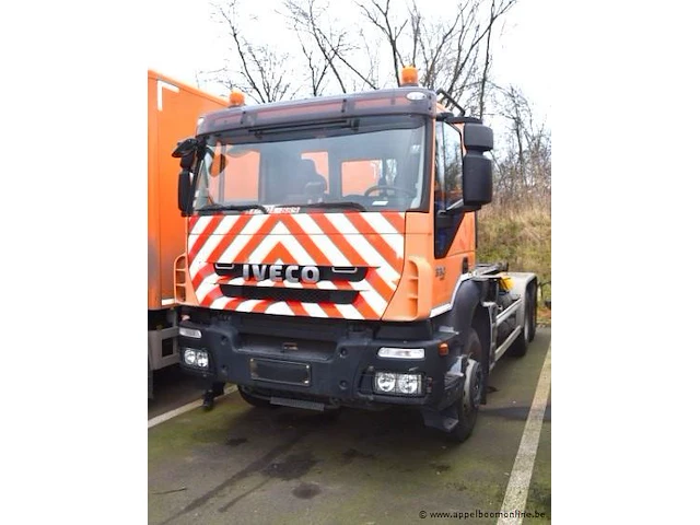 Containervrachtwagen iveco trakker,diesel,7790cm³,243kw,1e inschr 23/1/12, wjme2nns40c242895,kmstand vlg ltste keuring dd 16/10/23: 191107km, co²-uitstoot ng, euro5,kenteken,gelijkvormigheidsattest, keuring tot 27/10/24, 2sleutels - afbeelding 1 van  19