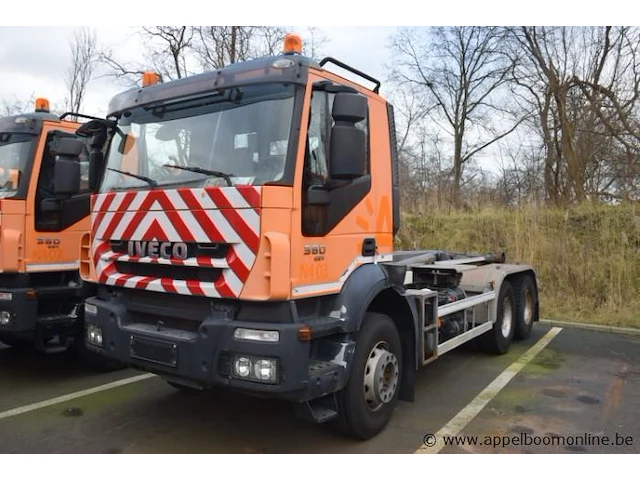 Containervrachtwagen iveco trakker,diesel,7790cm³,265kw,1e inschr 28/10/11, wjme2nps40c238123,kmstand vlg ltste keuring dd 17/10/23: 159499km, co²-uitstoot ng,euro5,kenteken,gelijkvormigheidsattest, keuring tot 14/11/24, 2sleutels - afbeelding 1 van  21