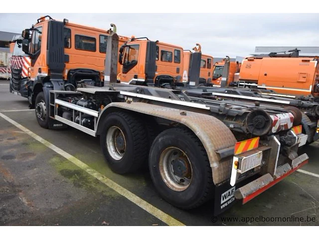 Containervrachtwagen iveco trakker,diesel,7790cm³,265kw,1e inschr 28/10/11, wjme2nps40c238123,kmstand vlg ltste keuring dd 17/10/23: 159499km, co²-uitstoot ng,euro5,kenteken,gelijkvormigheidsattest, keuring tot 14/11/24, 2sleutels - afbeelding 16 van  21