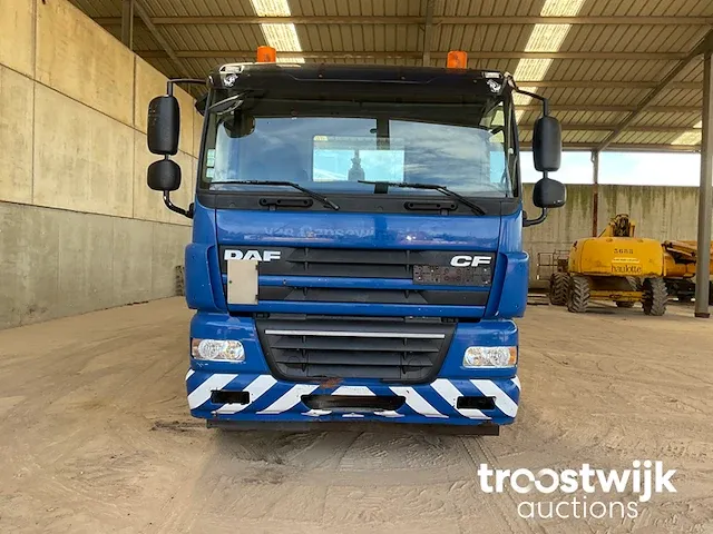 Containervrachtwagen - afbeelding 12 van  38