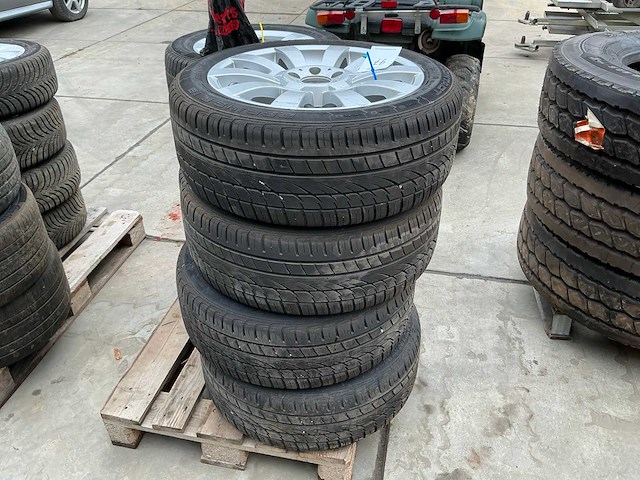 Continental crosscontact uhp autoband met aluminium velg (4x) - afbeelding 1 van  11