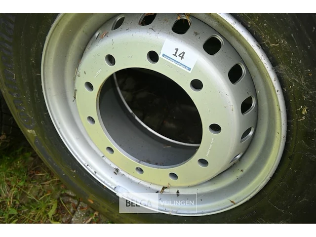 Continental vrachtwagenband + velg - afbeelding 3 van  5
