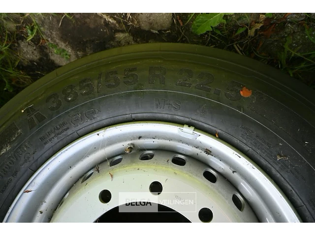 Continental vrachtwagenband + velg - afbeelding 5 van  5