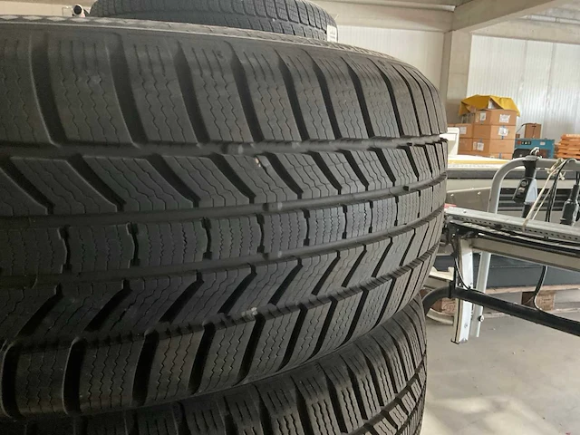 Continental wintercontact 225/55r19v winterbanden (4x) - afbeelding 3 van  6