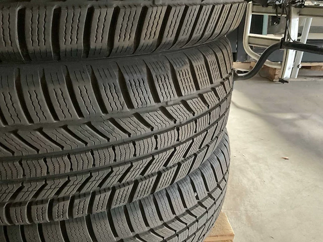 Continental wintercontact 225/55r19v winterbanden (4x) - afbeelding 5 van  6