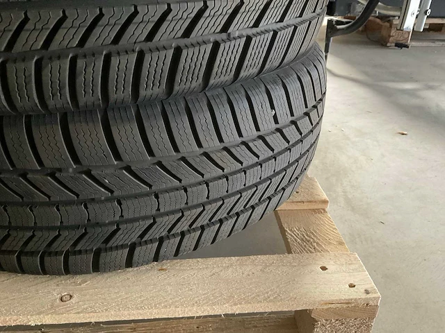 Continental wintercontact 225/55r19v winterbanden (4x) - afbeelding 6 van  6