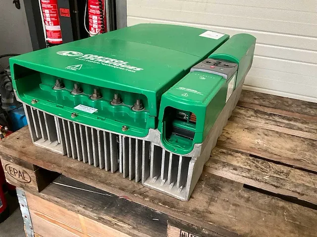 Control techniques uni4402 frequentieregelaar - afbeelding 3 van  6