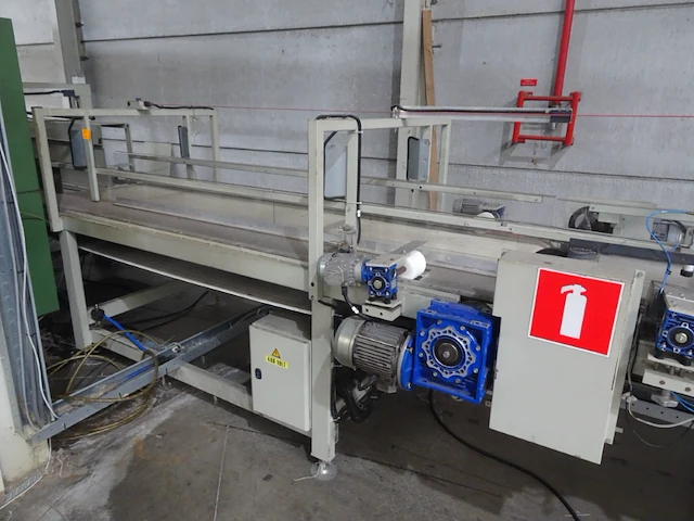 Conveyor with 2x overedging machine titan - afbeelding 5 van  5