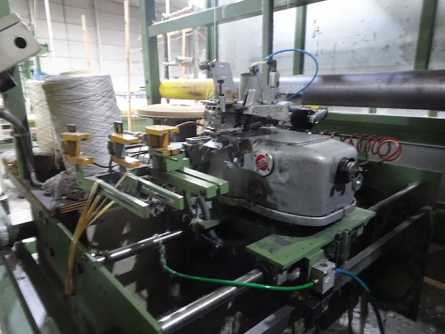Conveyor with shrink tunnel sac + deposit roller into trolley - afbeelding 2 van  11