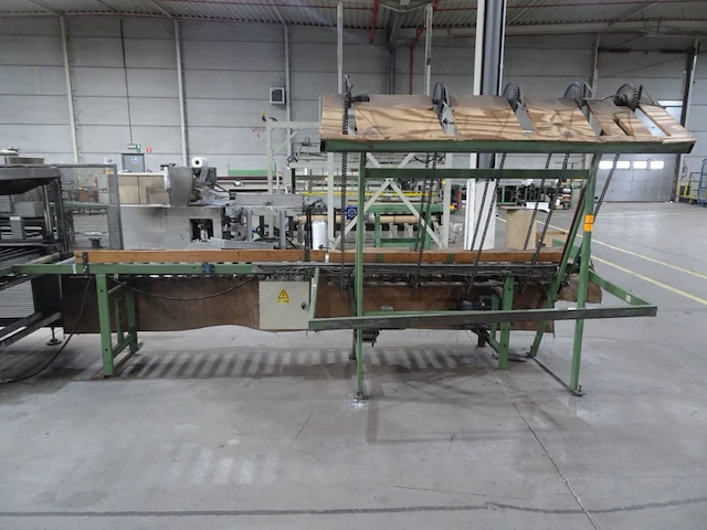 Conveyor with shrink tunnel sac + deposit roller into trolley - afbeelding 4 van  11