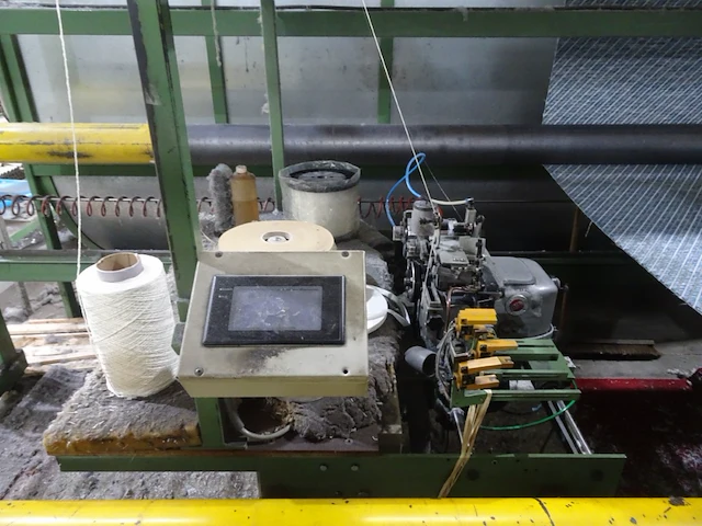 Conveyor with shrink tunnel sac + deposit roller into trolley - afbeelding 11 van  11
