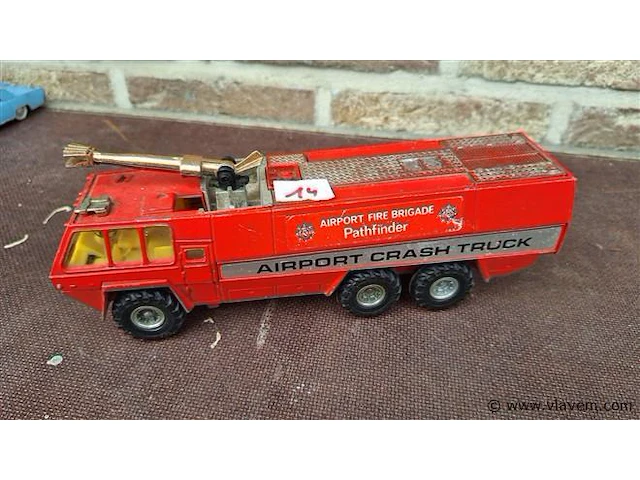 Corgi major airport crash truck - afbeelding 1 van  5