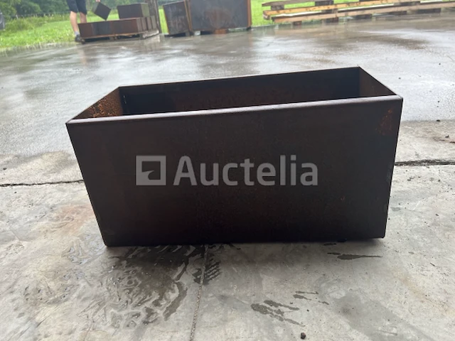 Corten bloembak (medium) - afbeelding 1 van  5