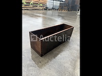 Corten bloembak (medium) - afbeelding 5 van  5