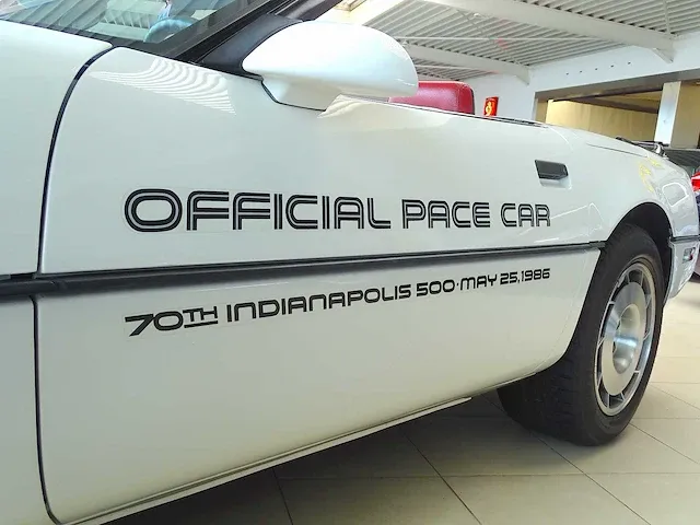 Corvette c4 convertible 'indianapolis 500' - afbeelding 2 van  42