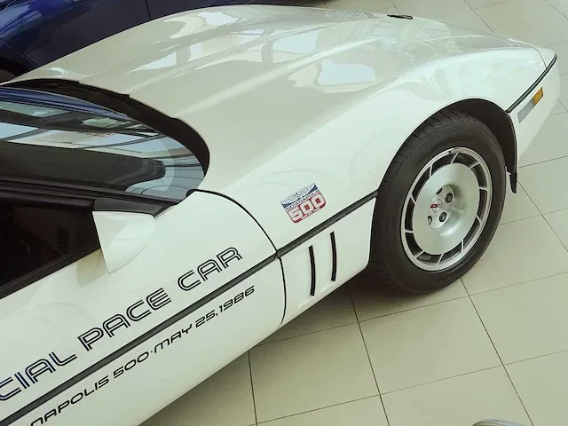 Corvette c4 convertible 'indianapolis 500' - afbeelding 9 van  42