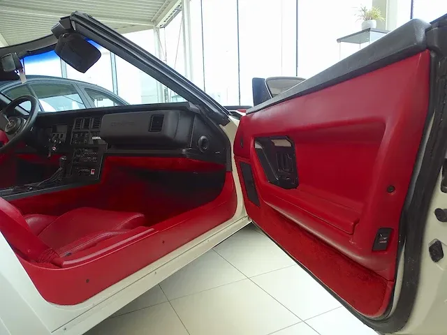 Corvette c4 convertible 'indianapolis 500' - afbeelding 11 van  42
