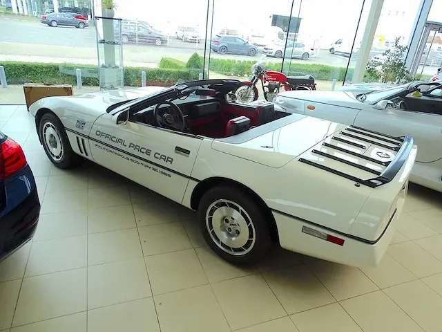 Corvette c4 convertible 'indianapolis 500' - afbeelding 12 van  42