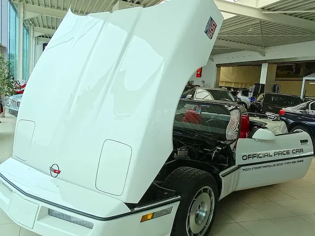 Corvette c4 convertible 'indianapolis 500' - afbeelding 29 van  42