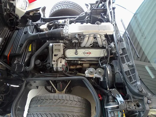 Corvette c4 convertible 'indianapolis 500' - afbeelding 31 van  42