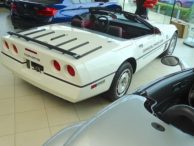 Corvette c4 convertible 'indianapolis 500' - afbeelding 34 van  42
